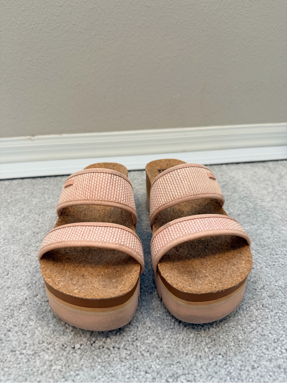 REEF Cushion Vista Higher Women's Platform Sandals in Cameo Rose, size 10 - Picture 5 of 6